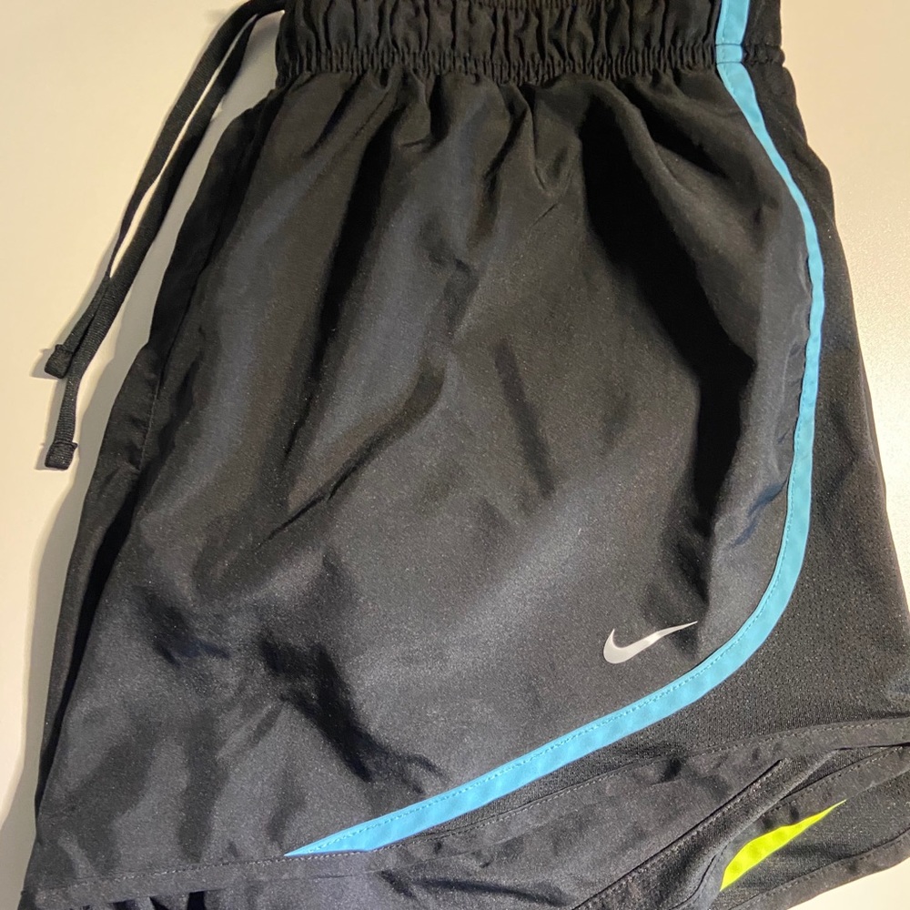 NIKE MULTI COLOR RUNNING SHORTS SIZE:XL